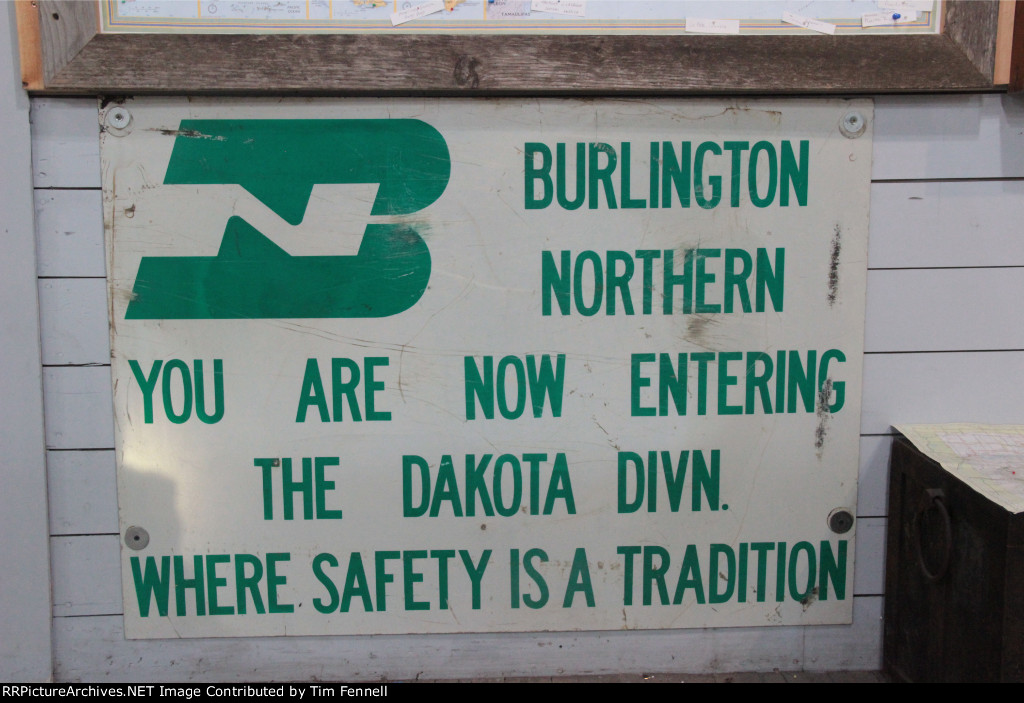 BN Dakota Division Signage